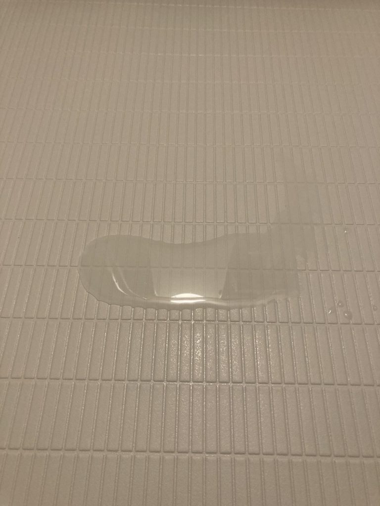 浴室に残ったままの水滴